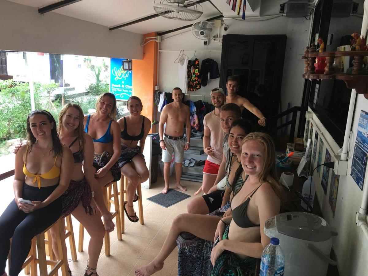 Voyagers Hostel Islas Phi Phi Exterior foto