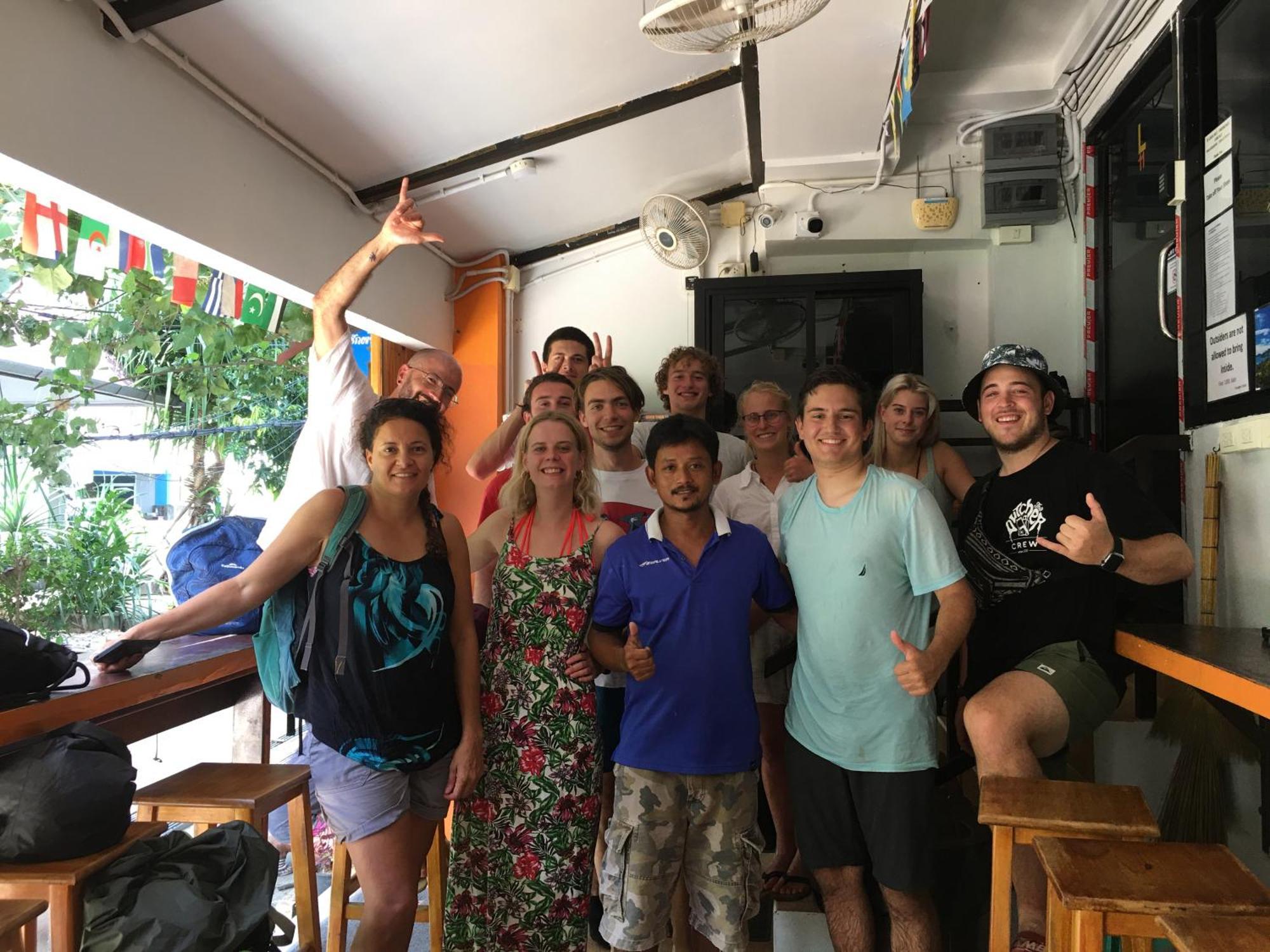 Voyagers Hostel Islas Phi Phi Exterior foto